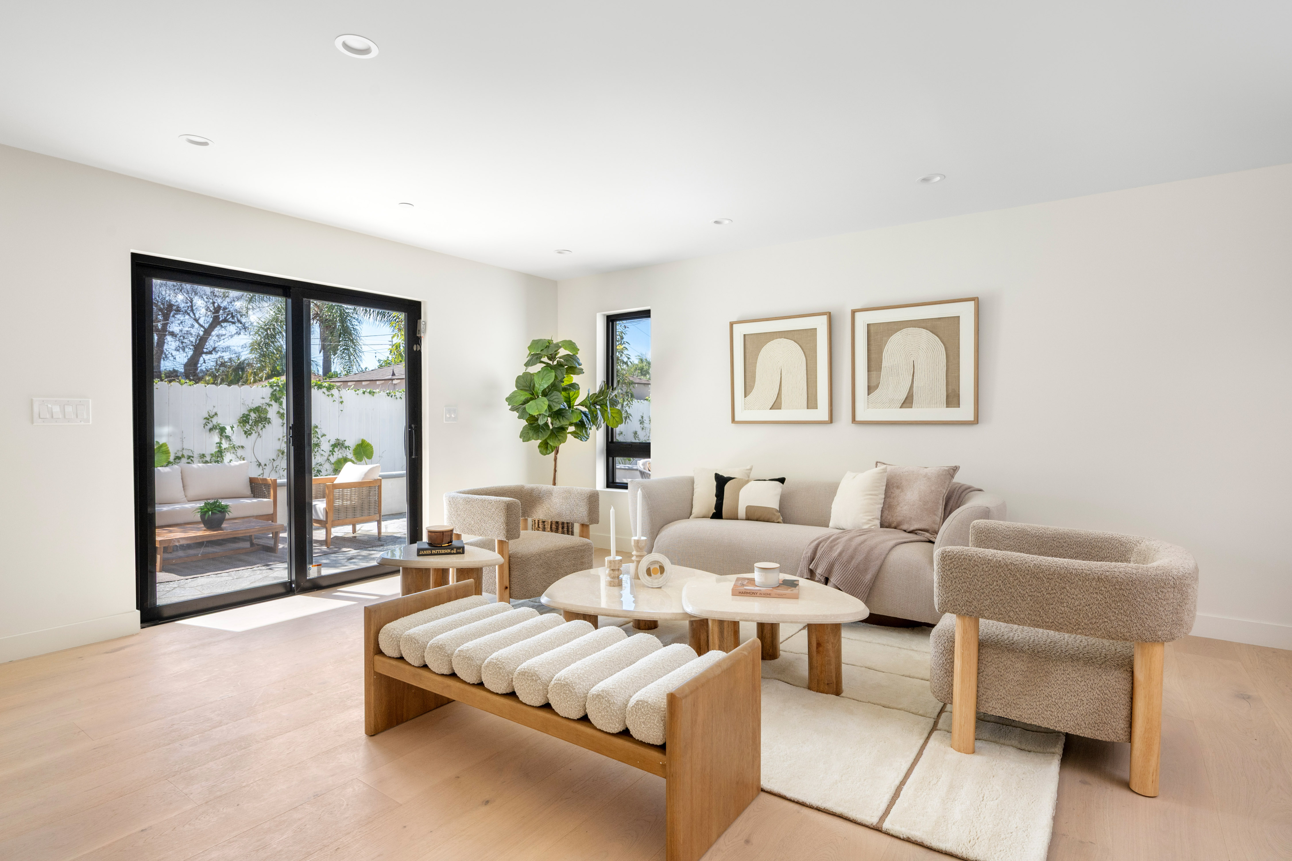 North Hollywood - Image 6